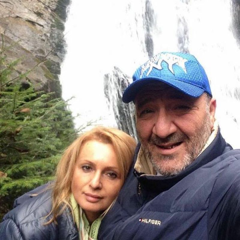 Livian de la „Puterea Dragostei” în direct cu familia de ziua mamei lui. Nelson Mondialu dă replica: „Vă dau aperitiv de sub burtă!”