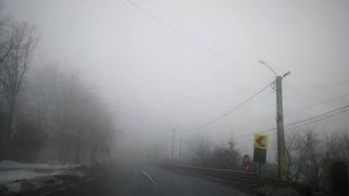 Avertizare pentru șoferi: Vizibilitate scăzută sub 50 de metri, pe Autostrada A1 Deva - Nădlac din cauza ceţii