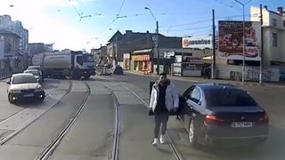 Șoferul care a sfidat tramvaiul din București - legături dubioase cu o grupare mafiotă periculoasă