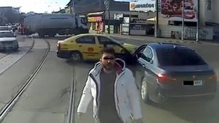 Șoferul care a sfidat tramvaiul din București - legături dubioase cu o grupare mafiotă periculoasă