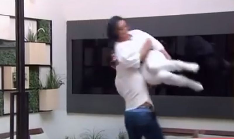 Ella și Iancu de la „Puterea Dragostei” - ipostaze incendiare: „Am făcut-o...din plictiseală”. Vezi cum au fost surprinși cei doi și ce părere are Denisa, iubita concurentului