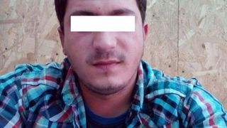 Un tânăr de 28 de ani a murit în chinuri groaznice la locul de muncă după ce și-a prins capul într-o presă de ştanţat tablă