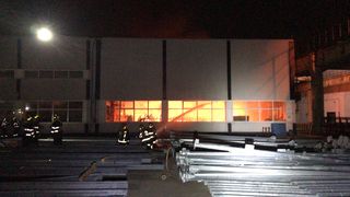 VIDEO | Ce a provocat incendiul de aseară. A fost alertă de explozie &icirc;n București