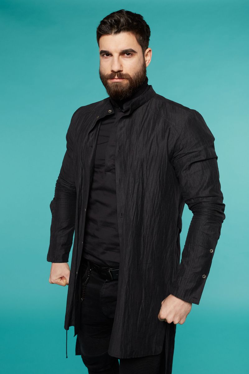 Zece concurenți curajoși, încă necunoscuți publicului larg, sunt gata să răspundă provocărilor „Survivor Romania", reality-ul ce va fi difuzat, în curând, la Kanal D