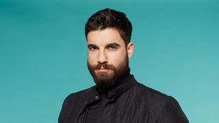 Zece concurenți curajoși, încă necunoscuți publicului larg, sunt gata să răspundă provocărilor „Survivor Romania", reality-ul ce va fi difuzat, în curând, la Kanal D