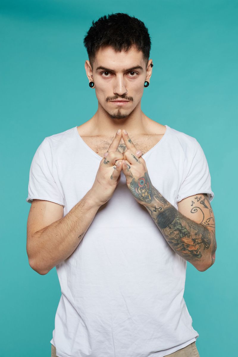 Zece concurenți curajoși, încă necunoscuți publicului larg, sunt gata să răspundă provocărilor „Survivor Romania", reality-ul ce va fi difuzat, în curând, la Kanal D