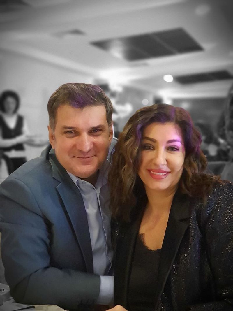 Adi de la Vâlcea declarații uimitoare despre soția sa: „Merge și de două ori pe zi la biserică, a învățat să cânte la chitară singură, ca să cânte în corul bisericii..”