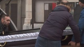 VIDEO | Cristina Țopescu, depusă la capela cimitirului Bellu. Ceremonia de incinerare, programată mâine