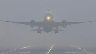 VIDEO | Ceața a făcut victime pe șosele și a provocat haos pe Aeroportul „Henri Coandă”