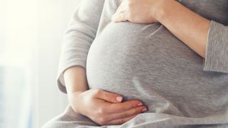 Prahova: o femeie însărcinată a murit la scurt timp după ce fusese externată din spital