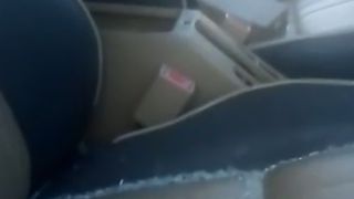 Gestul nebunesc făcut de un bărbat din Argeș: A făcut live pe Facebook &icirc;n timp ce și-a incendiat mașina