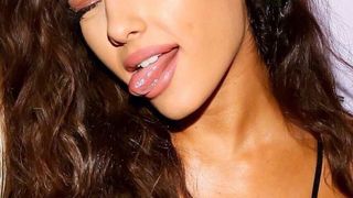 O celebră c&acirc;ntăreață a fost dată &icirc;n judecată pentru plagiat