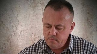 Primarul din Mogoşeşti-Siret s-a autosuspendat din PNL, fiind implicat într-un dosar în care este acuzat că a făcut sex cu două fete de 17 ani, în sediul Primăriei