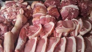 VIDEO| Pesta porcină scumpește carnea de porc