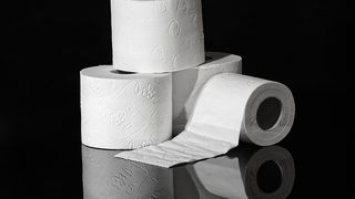 Pățania neașteptată a unei femei. A căzut &icirc;n toaleta cabinetului medical