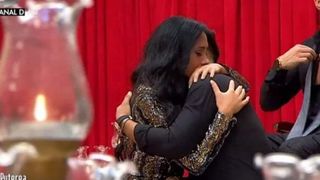 Ella de la &bdquo;Puterea Dragostei&rdquo; și Jador re&icirc;nt&acirc;lnire după scandalul pe care l-au avut. Jador nu și-a găsit cuvintele &icirc;n fața ei: &bdquo;Am fost nesimțit&rdquo;