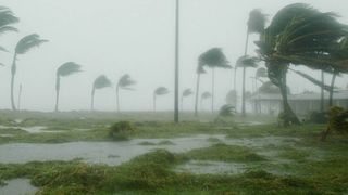 Furtuni devastatoare &icirc;n Spania: o rom&acirc;ncă de 54 de ani a murit