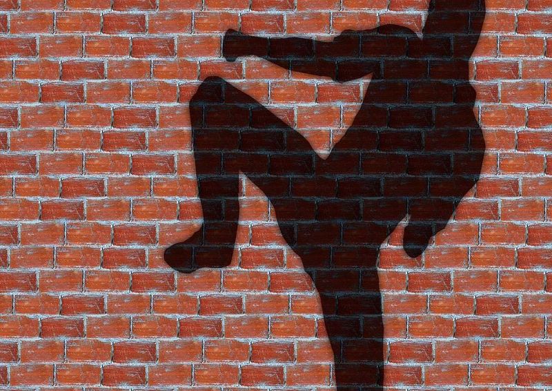 Elevă bătută de doi colegi până a ajuns la Terapie Intensivă