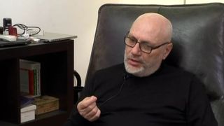 VIDEO | Ce facem când partenerul de viață nu se mai desparte de telefon. Sfaturile psihologului Cristian Andrei