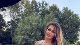 Imagini de senzație cu nora lui Liviu Dragnea fără sutien. T&acirc;năra face ravagii pe internet