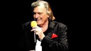 Florin Piersic e mai &icirc;n formă ca niciodată! La c&acirc;teva zile după ce va &icirc;mplini 84 de ani, actorul are un spectacol la Londra: &ldquo;Nu-ntreba c&acirc;ți ani am!&rdquo;