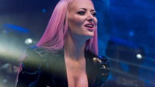 Delia, sechestrată în resortul de lux din Singapore din cauza virusului ucigaş