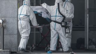 VIDEO | Imagini de groază &icirc;n China: Zeci de oameni se prăbușesc dintr-odată pe străzi. E ca &icirc;ntr-un film de groază