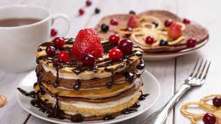 Secretul clătitelor americane. Ingredientul secret care le face extrem de pufoase. Rețeta originală