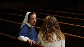 Călugărițe ieșite din biserică și obligate să se prostitueze. Papa Francisc le dă o a doua șansă