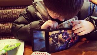 Povestea impresionantă a unei mame: &bdquo;O dată pe lună fiul meu de 6 ani mă scoate la o cină&rdquo;