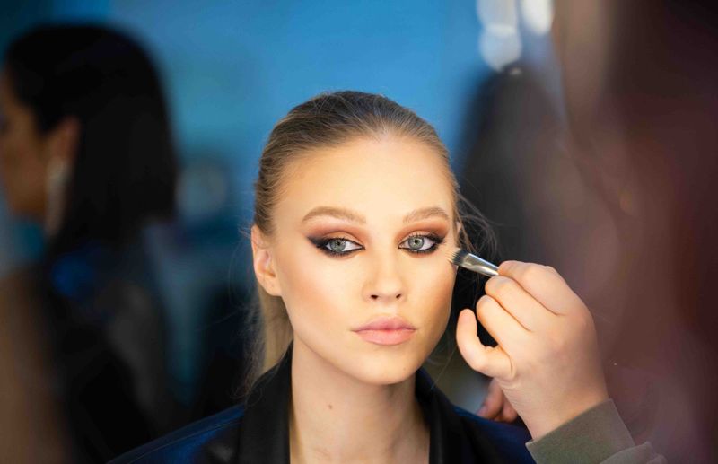 Imagini din culise. Cum arată cabina concurentelor de la „Bravo, ai stil! Celebrities” și cum se pregătesc acestea înainte de fiecare ediție a show-ului