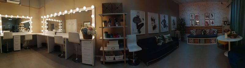 Imagini din culise. Cum arată cabina concurentelor de la „Bravo, ai stil! Celebrities” și cum se pregătesc acestea înainte de fiecare ediție a show-ului