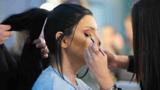 Imagini din culise. Cum arată cabina concurentelor de la &bdquo;Bravo, ai stil! Celebrities&rdquo; și cum se pregătesc acestea &icirc;nainte de fiecare ediție a show-ului