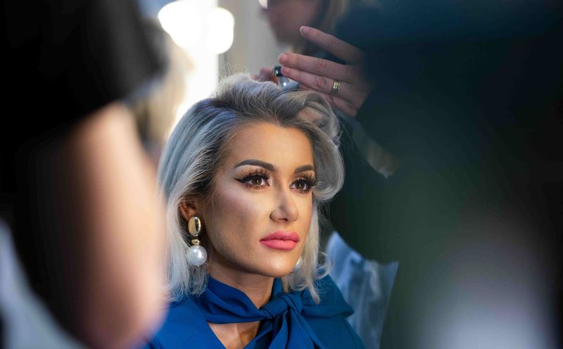 Imagini din culise. Cum arată cabina concurentelor de la „Bravo, ai stil! Celebrities” și cum se pregătesc acestea înainte de fiecare ediție a show-ului