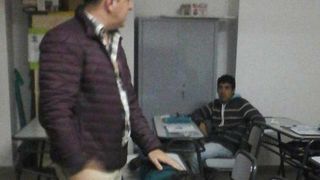 Gestul extrem făcut de către un profesor &icirc;n sala de clasă, față de copilul unei studente