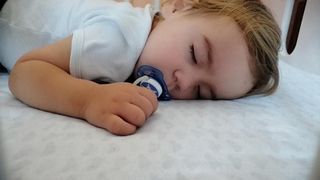 Băiețelul de doi ani, bolnav, care le-a făcut să plângă pe concurentele de la Puterea Dragostei! ”Se poate sufoca oricând”