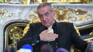 becali revoltat