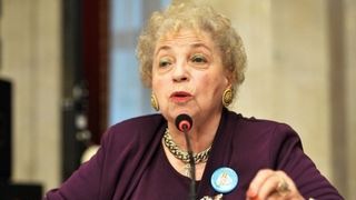 Ce se petrece la mormântul Paulei Iacob, avocata care i-a apărat pe Nicu Ceaușescu și pe Gigi Becali