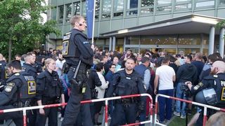 Florin Roman, Alina Gorghiu şi Daniel Fenechiu au depus un proiect de lege pentru ca votul la alegerile parlamentare să se deruleze trei zile, în diaspora