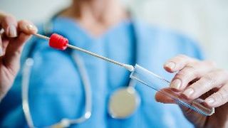 VIDEO | Testele de gripă, de negăsit în farmacii. Ce ne sfătuiesc medicii