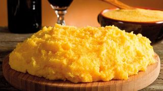 Mamaliga beneficii. Mamaliga ajuta digestia. Consumul excesiv de mamaliga. Excesul de mamaliga