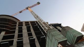 Tragedie în Constanţa: Un bărbat a murit după ce a căzut dintr-un bloc aflat în construcţie