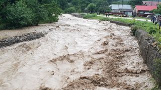 Vine POTOPUL! Cod galben de inundații. Județele afectate