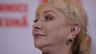 Tatăl Vioricăi Dăncilă a locuit &icirc;n cel mai mizerabil bloc din Rom&acirc;nia! &rdquo;&Icirc;mi fac nevoile &icirc;n pungă și le arunc la gunoi!&rdquo; FOTO EXCLUSIV