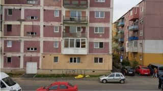 O t&acirc;nără de 16 ani din V&acirc;lcea s-a aruncat de la etajul 4