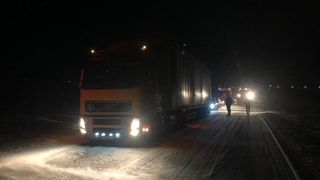 Brăila - Zeci de mii de locuinţe fără curent electric, zeci de persoane blocate &icirc;n maşini din cauza zăpezii