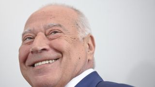 Dan Voiculescu &icirc;i propune lui Klaus Iohannis să vină cu o surpriză: A treia cale