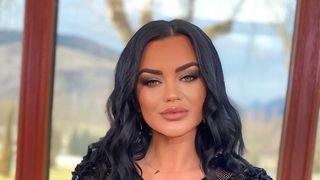 VIDEO. Carmen de la Sălciua a lansat hitul momentului: ”Scuză-mă” este numărul 1 în Trending de 5 zile! Record de vizualizări