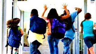 Veşti bune pentru elevi. Vacanţa de vară ar putea &icirc;ncepe mai devreme