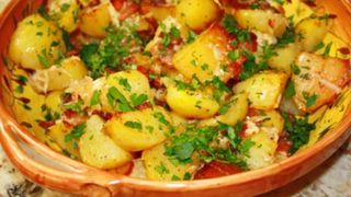 Cartofi ţărăneşti. Cum se prepară corect pentru a ieși delicioși. O rețetă foarte veche